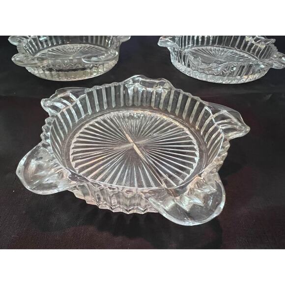 Vintage Mid Century Round Glass ashtrays- Set of 3 - Picture 2 of 10